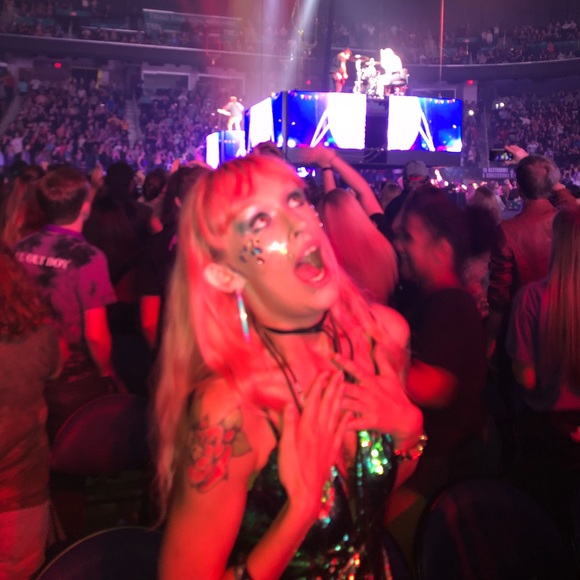 Meet your Posher, Destiny - Picture 5 of 7